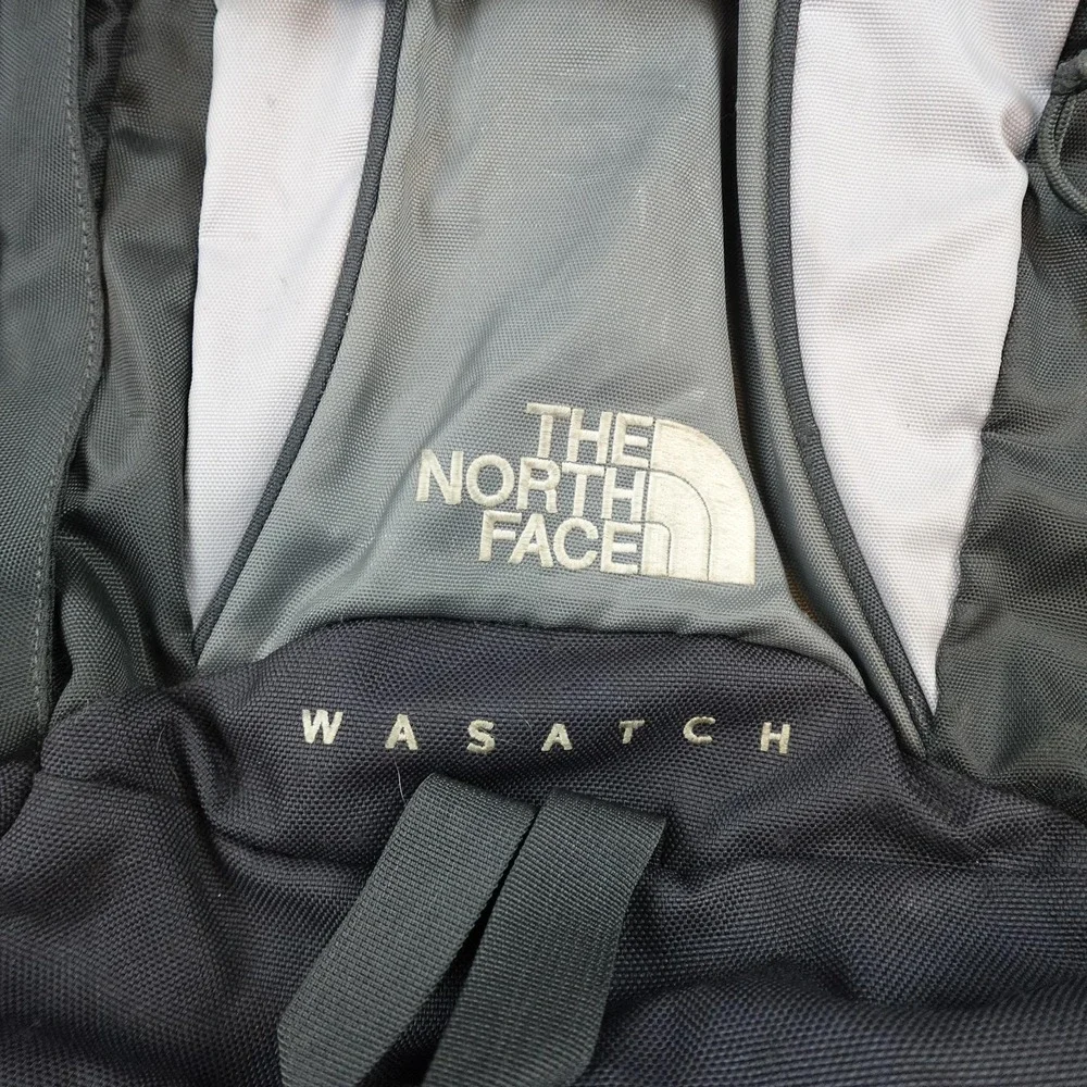 The North Face Wasatch Backpack Gray Black Daypack Mens Water Bottle TNF Bag